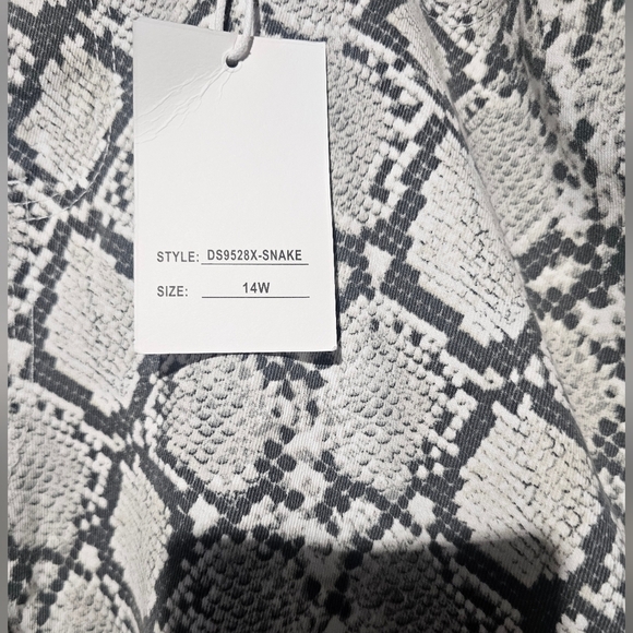 Disclosure Snake Print Baggy Relaxed Fit NWT 14 W - 32 Waist 28 Inseam - Picture 7 of 7
